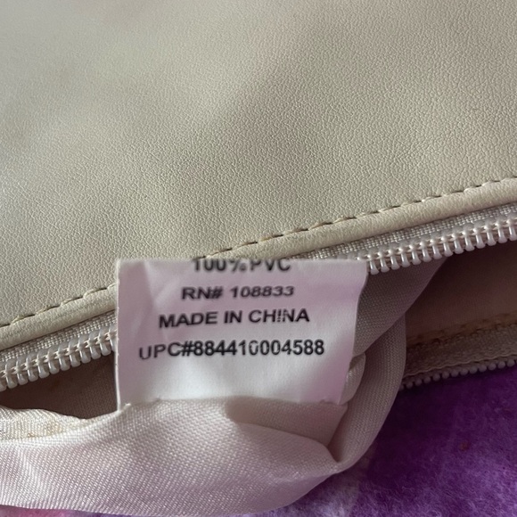 Unbranded cream faux leather crossbody bag adjustable strap front pocket - Picture 8 of 8